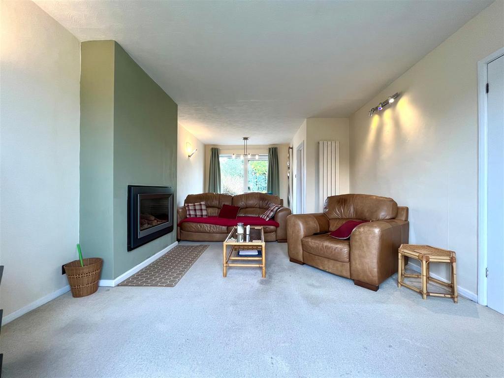Lounge4.jpg