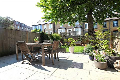 46 Eastbourne Road, Brentford, TW8 9PF