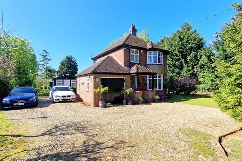 3 bedroom detached house for sale, East Hanningfield Road, Sandon