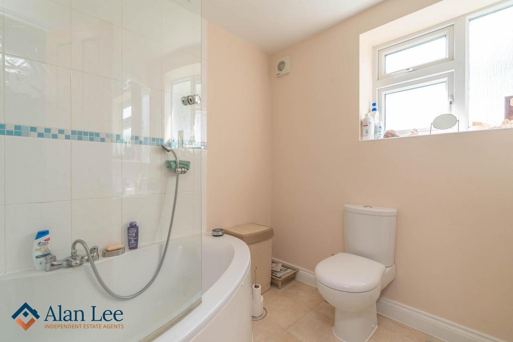 Main Ensuite