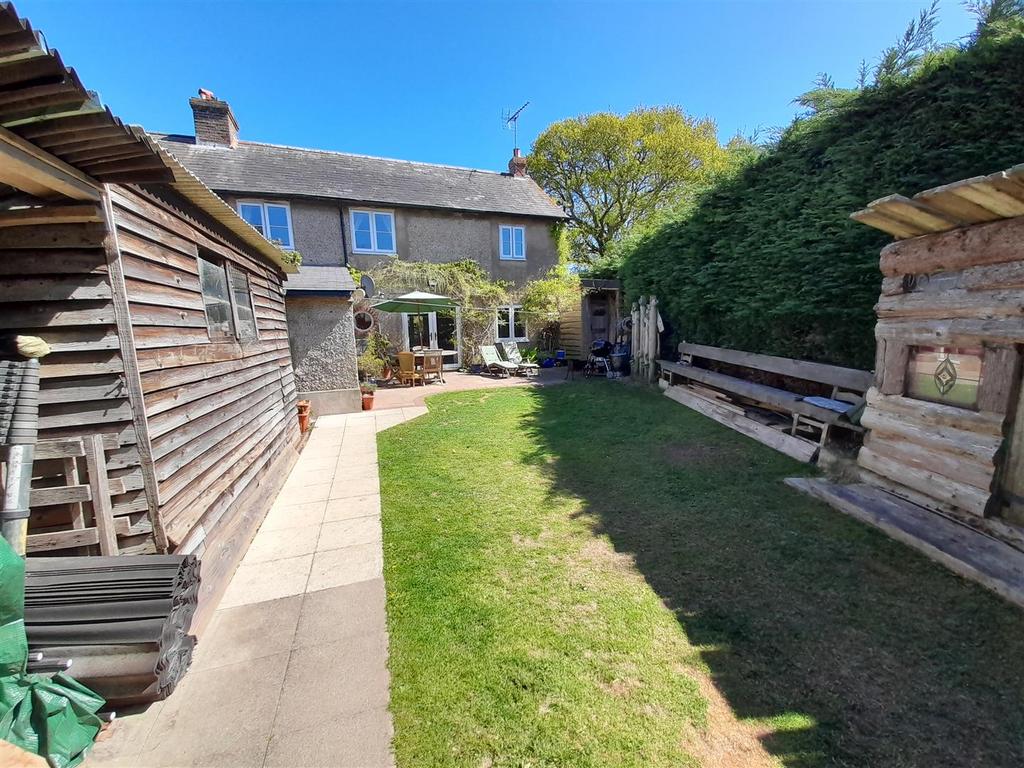 Rear garden 4.jpg