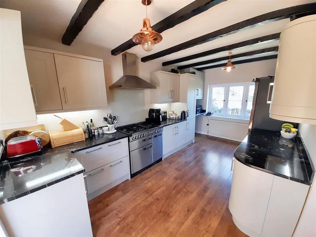 Kitchen new.jpg
