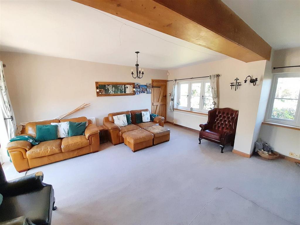 Living room new.jpg