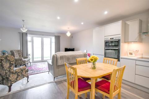 3, Acorn Court Elms Road, Hook, RG27 9YL
