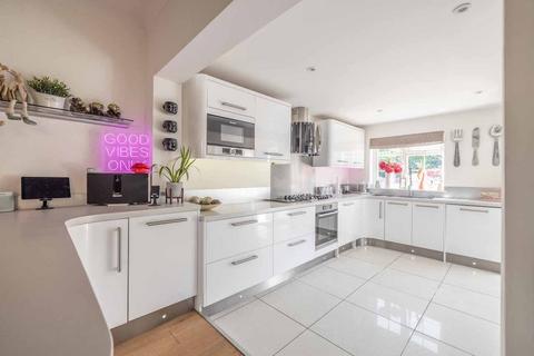 undefined, Slough Road, Datchet SL3