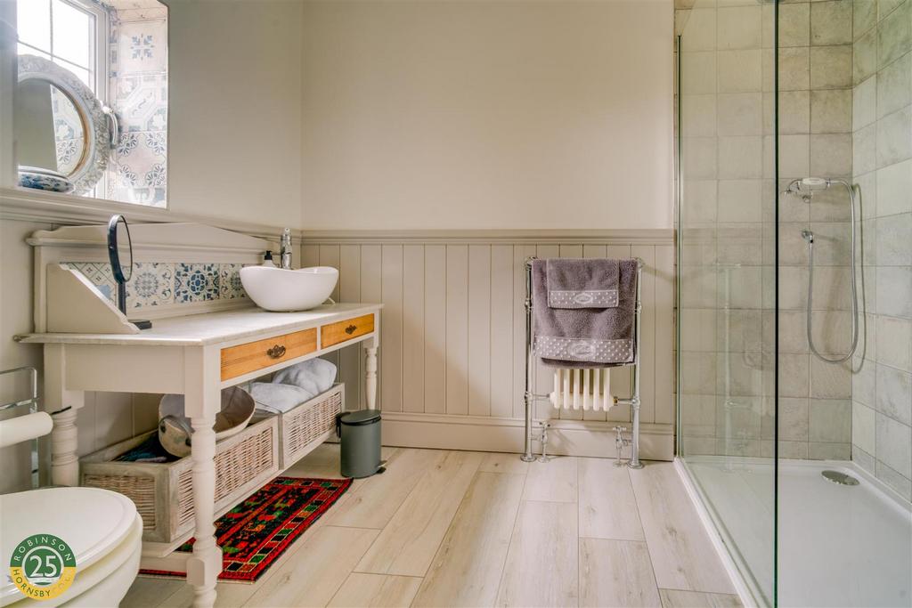 Bedroom - ensuite .jpg