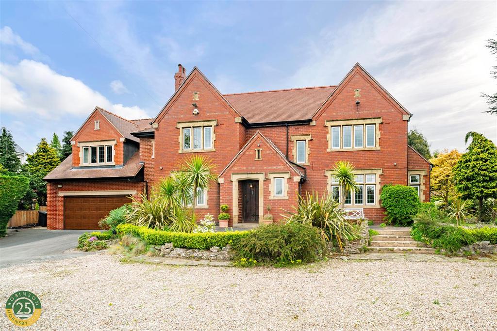 Front of Property 1.jpg