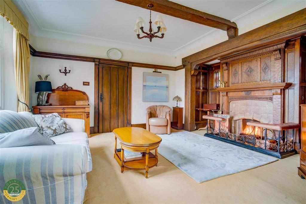 Lounge 2.jpg