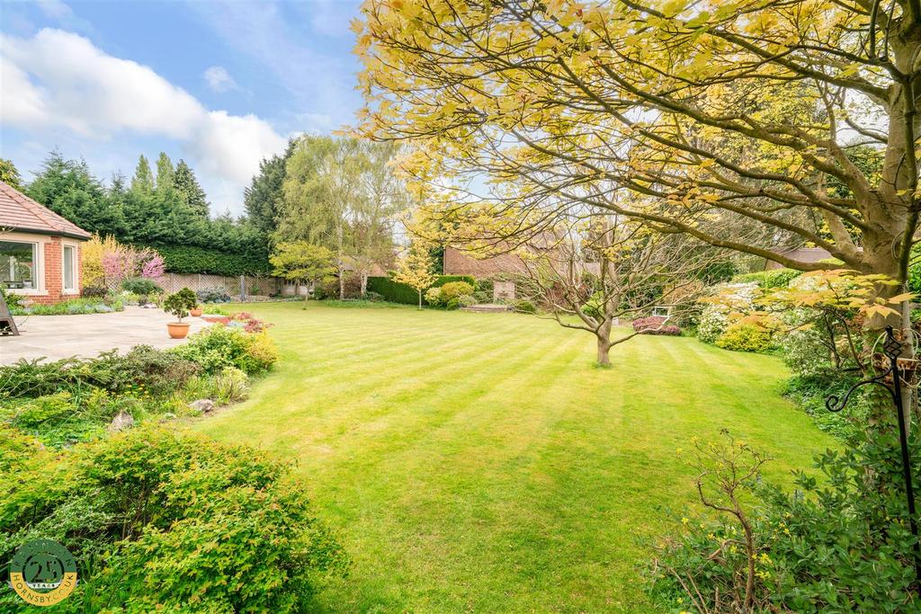 Rear Garden 2.jpg