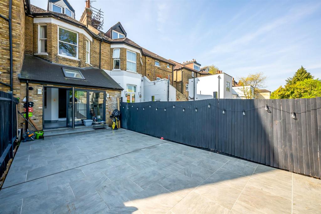 Apartment in London, Bromley Park, Plaistow - View 2