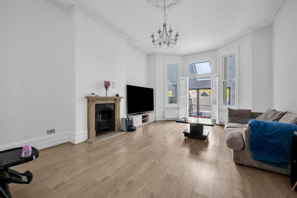 Apartment in London, Bromley Park, Plaistow - View 5