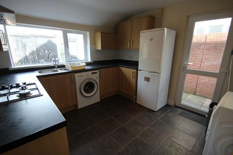 5 bedroom terraced house to rent, Llanishen Street, Llanishen, CF14
