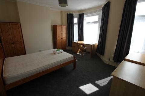 5 bedroom terraced house to rent, Llanishen Street, Llanishen, CF14