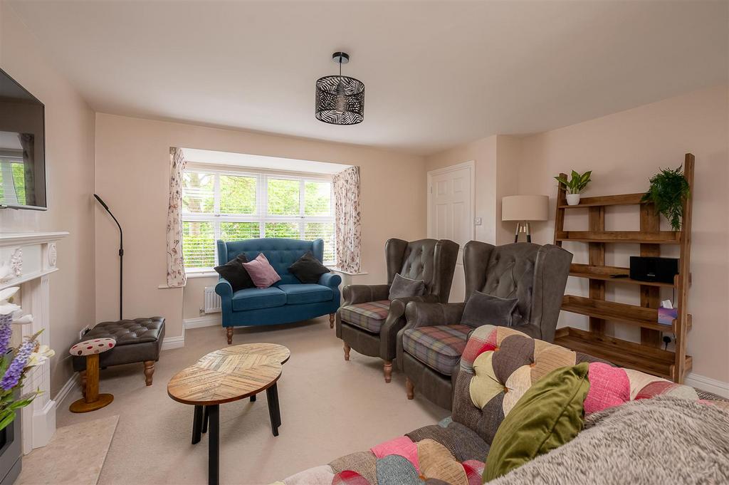 15 Whiterose drive-16.jpg