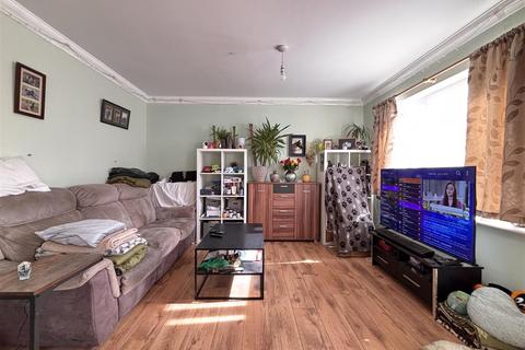 2 bedroom end of terrace house for sale, Aberdare Close, Ipswich