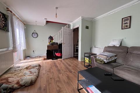 2 bedroom end of terrace house for sale, Aberdare Close, Ipswich