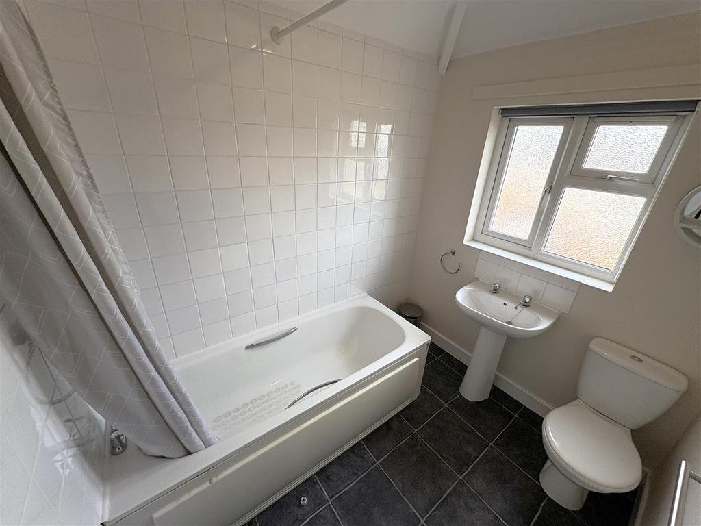 Bathroom.JPG
