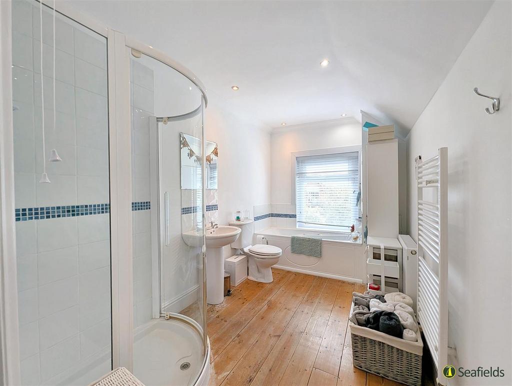 Bath/Shower Room