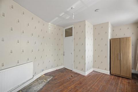 3 bedroom terraced house for sale, Heathwall Street, London SW11