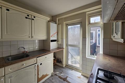 2 bedroom flat for sale, 112A Rugby Avenue, Wembley, Middlesex, HA0 3DP