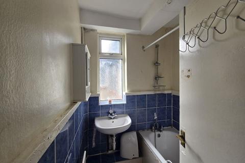 2 bedroom flat for sale, 112A Rugby Avenue, Wembley, Middlesex, HA0 3DP