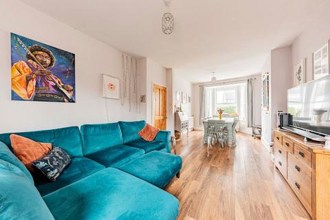 2 bedroom house for sale, Station Road, Teynham, ME9