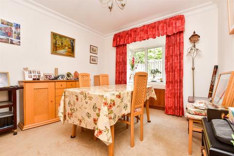 9 Hitherwood Close, Reigate, RH2 0JJ