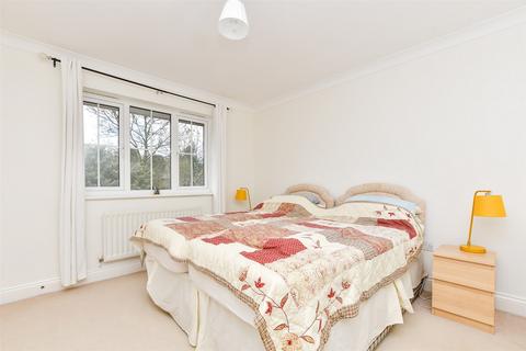 9 Hitherwood Close, Reigate, RH2 0JJ