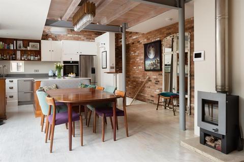 3 bedroom house for sale, Baker's Yard, Walmgate, York