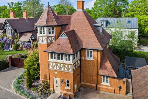 The Gatehouse Furlong Drive, Ascot, SL5 7GW