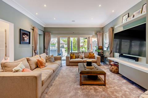 The Gatehouse Furlong Drive, Ascot, SL5 7GW