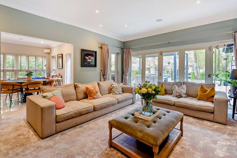 The Gatehouse Furlong Drive, Ascot, SL5 7GW