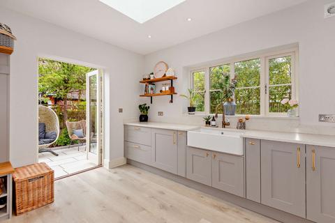 The Gatehouse Furlong Drive, Ascot, SL5 7GW
