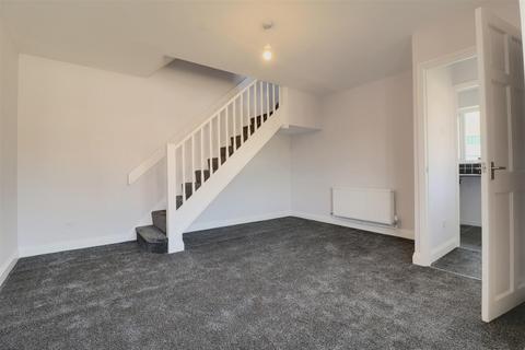 2 bedroom property to rent, Acorn Close, Cannock