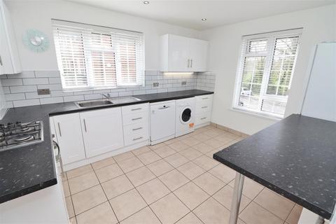 25 Craigmount, Radlett, WD7 7LW