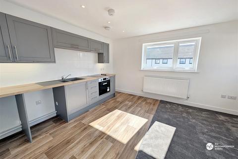 1 bedroom flat to rent, Lamorrick Drive, Bodmin, PL31