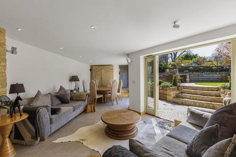 undefined, Hawling, Cheltenham, Gloucestershire, GL54