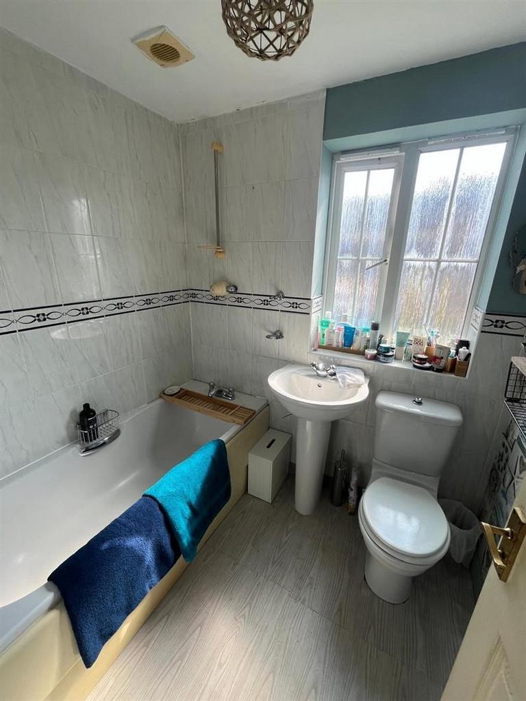 Bathroom.jpg