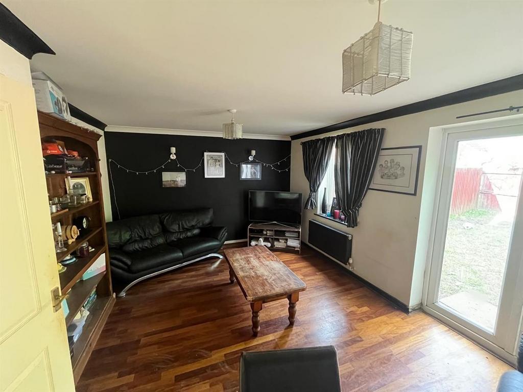 Lounge a.jpg