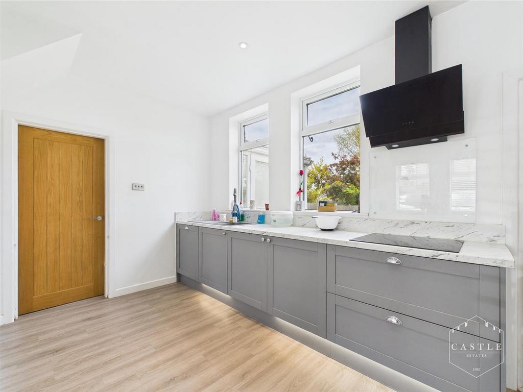 Dining kitchen
