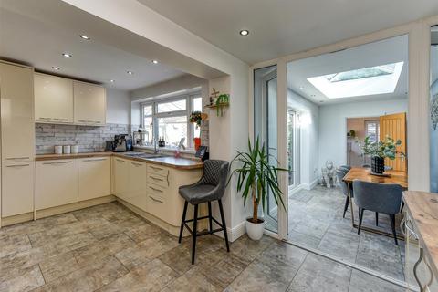 4 bedroom detached house for sale, 18 Brindley Close, Wombourne, Wolverhampton