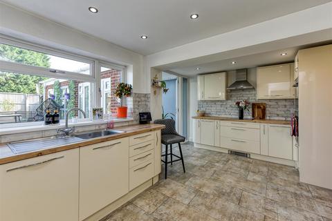 4 bedroom detached house for sale, 18 Brindley Close, Wombourne, Wolverhampton