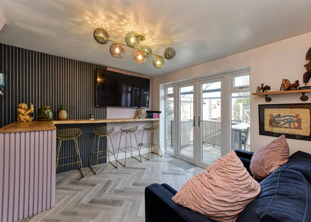 18 Brindley Close-Sitting Room (2).jpg