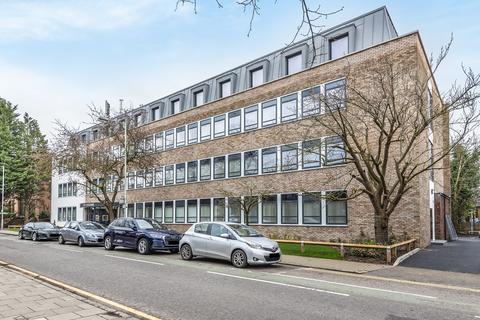 1 bedroom flat to rent, High Street, Rickmansworth, Hertfordshire, WD3
