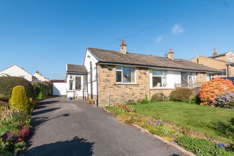 2 bedroom bungalow for sale, Moorland Avenue, Bingley, West Yorkshire, BD16