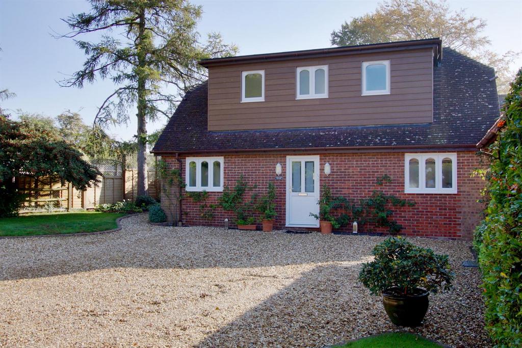 Longacre cottage ph1.JPG