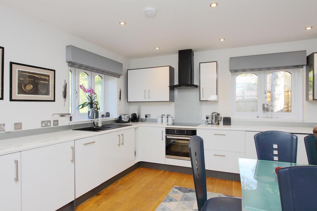 Longacre cottage ph4.JPG