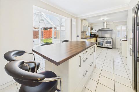 3 Lysander Close, Bovingdon, Hemel Hempstead, HP3 0RY