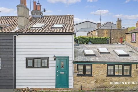 2 bedroom cottage for sale, North End, Buckhurst Hill, IG9
