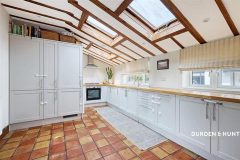 2 bedroom cottage for sale, North End, Buckhurst Hill, IG9